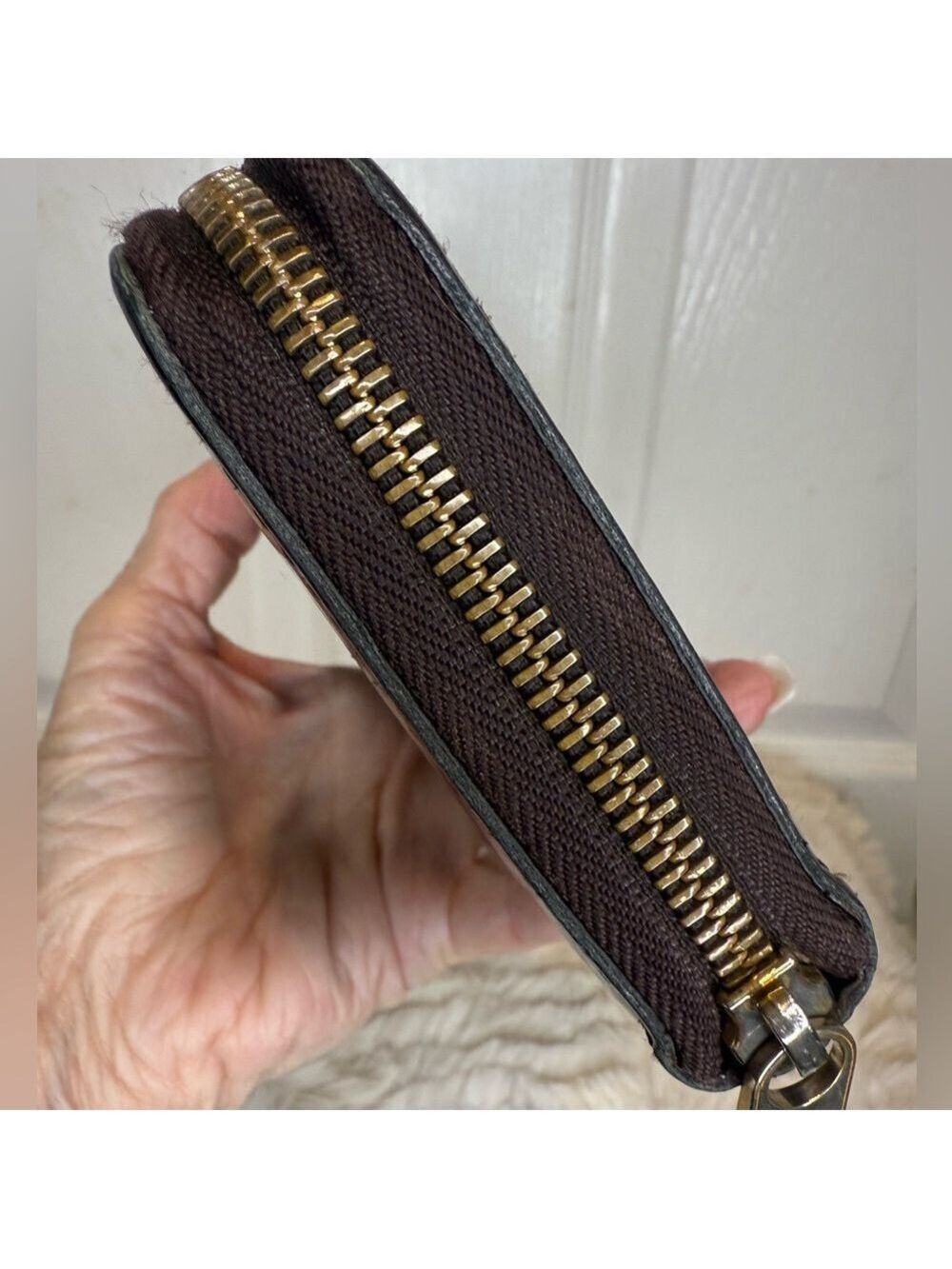 LOUIS VUITTON MONOGRAM VERNIS ZIPPY WALLET - Picture 7 of 16